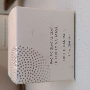 True Botanicals pacific glacial clay detoxifying mask